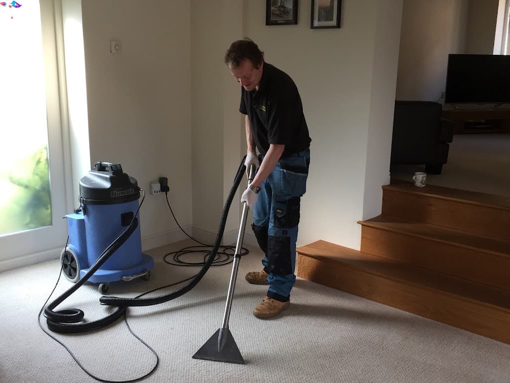 Gleaming Cleaning