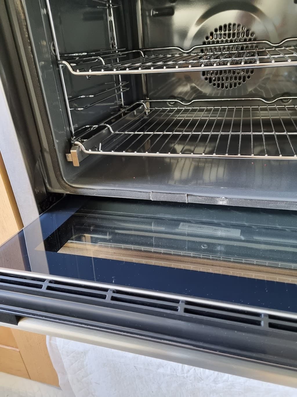 Top Of The Range Oven Cleaning