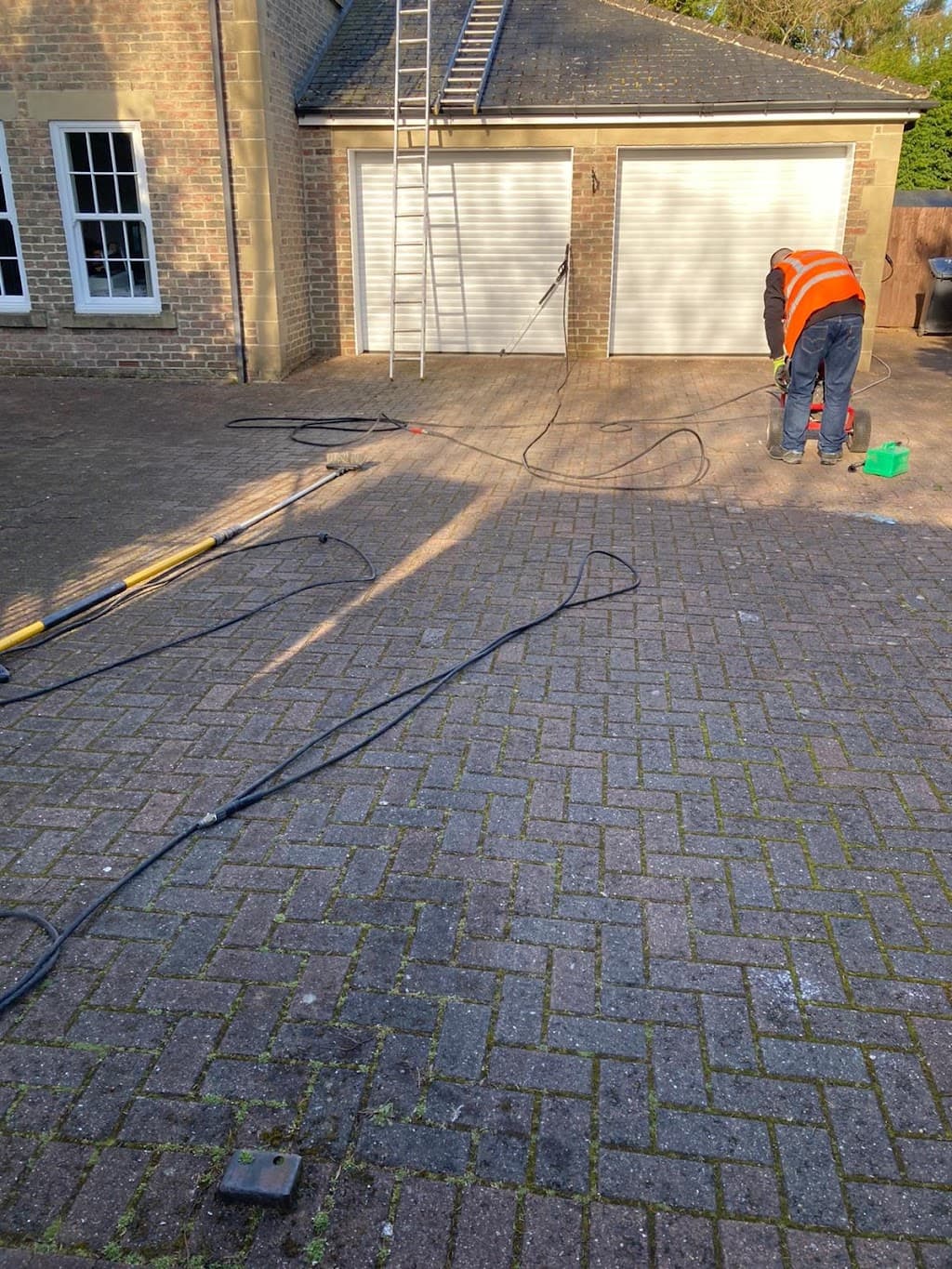 ALINE PRESSURE CLEANING