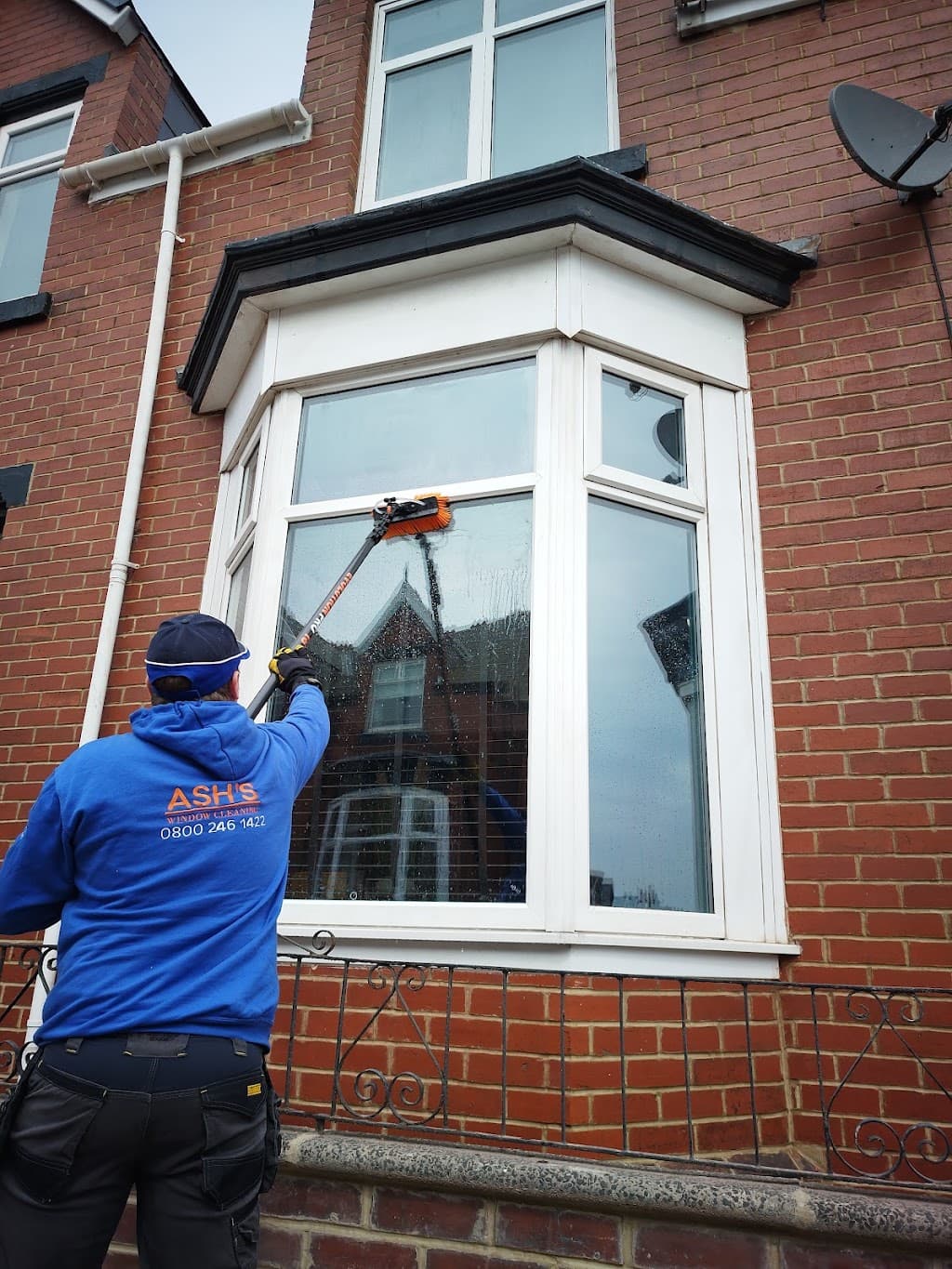 Ash's Window cleaning Windows gleaming LTD